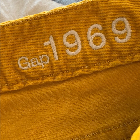 Gold Gap straight cords with side buttons - Picture 3 of 5